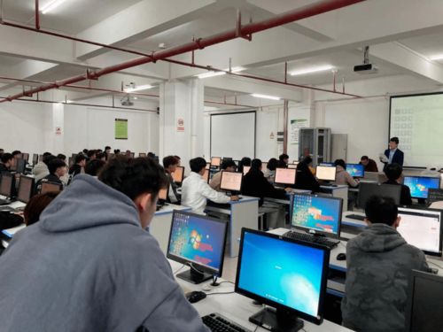光電信息學(xué)院通信技術(shù)專業(yè)在華為HCIA 5G認證中取得優(yōu)異成績